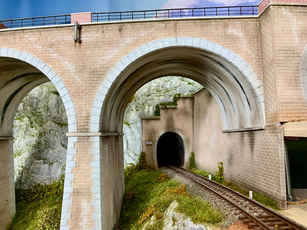 Il tunnel sotto il ponte